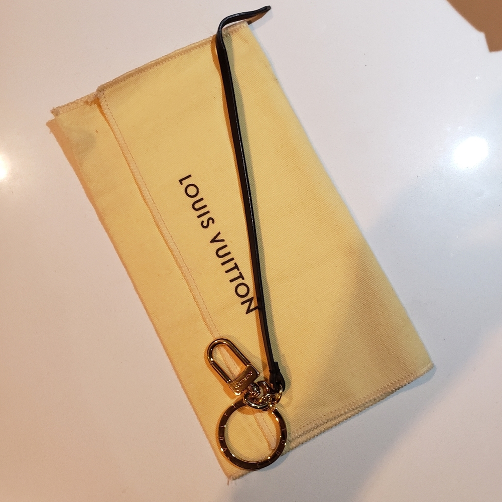 Rare Authentic Louis Vuitton Ebene Leather Artsy Charm